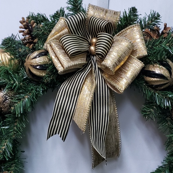 Christmas Holiday Gold/ Black Decorated Classic Large Winter Front Door Wreath - Picture 6 of 9